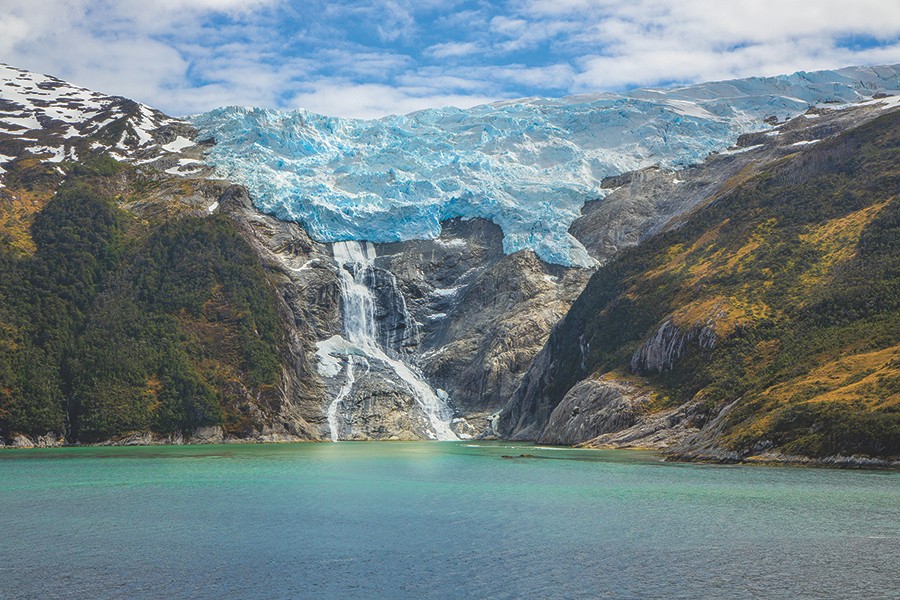 Beagle-Channel-Fjords-and-Glaciers_1636781491_PERM-Shutterstock-Inc_900px