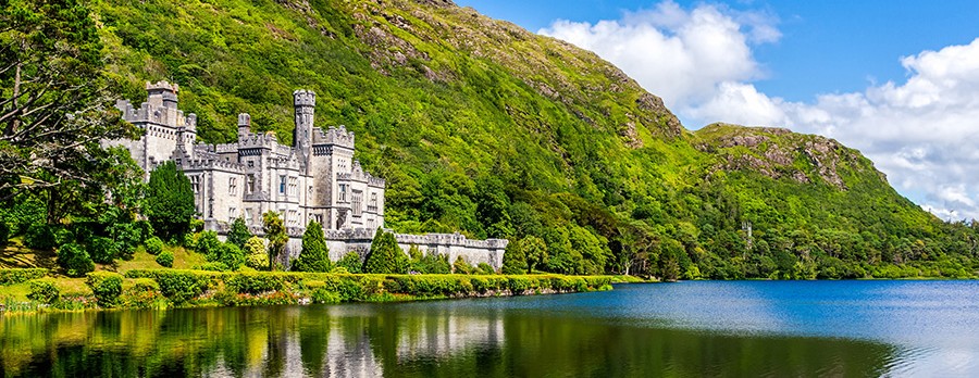 Ireland_Connemara_Kylemore Abbey_1498340765_SH_RF_900px